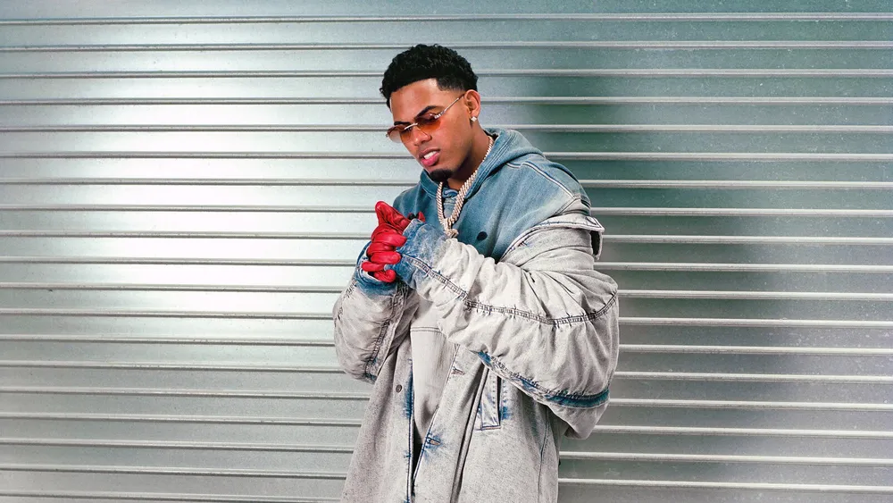 MYKE TOWERS - Extra Visual 1