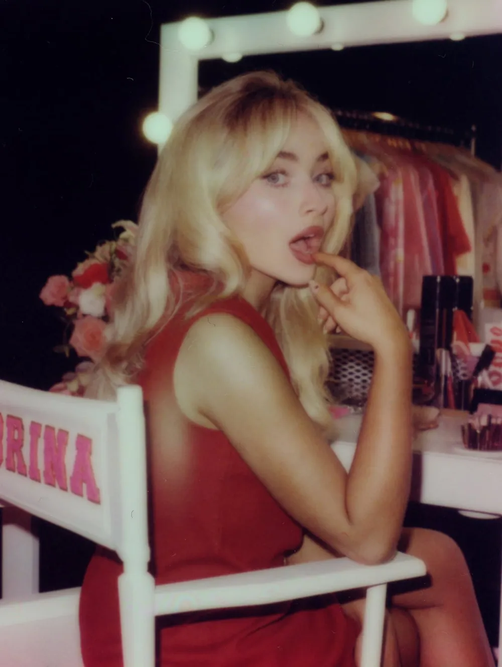 SABRINA CARPENTER - Extra Visual 1