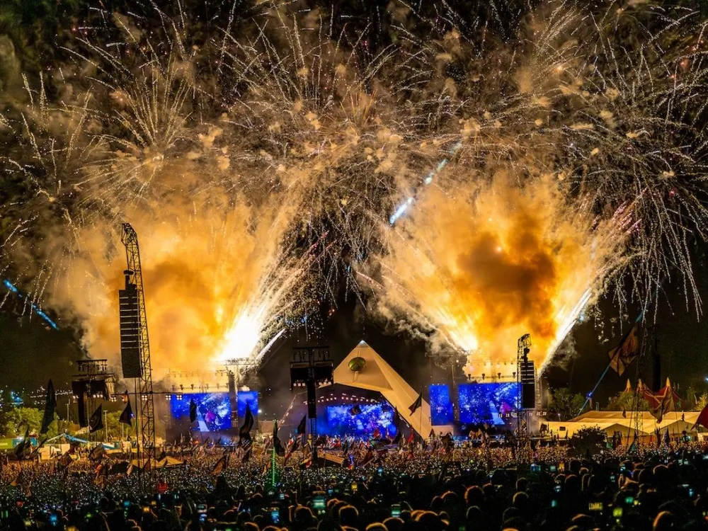 Glastonbury - Extra Visual 1