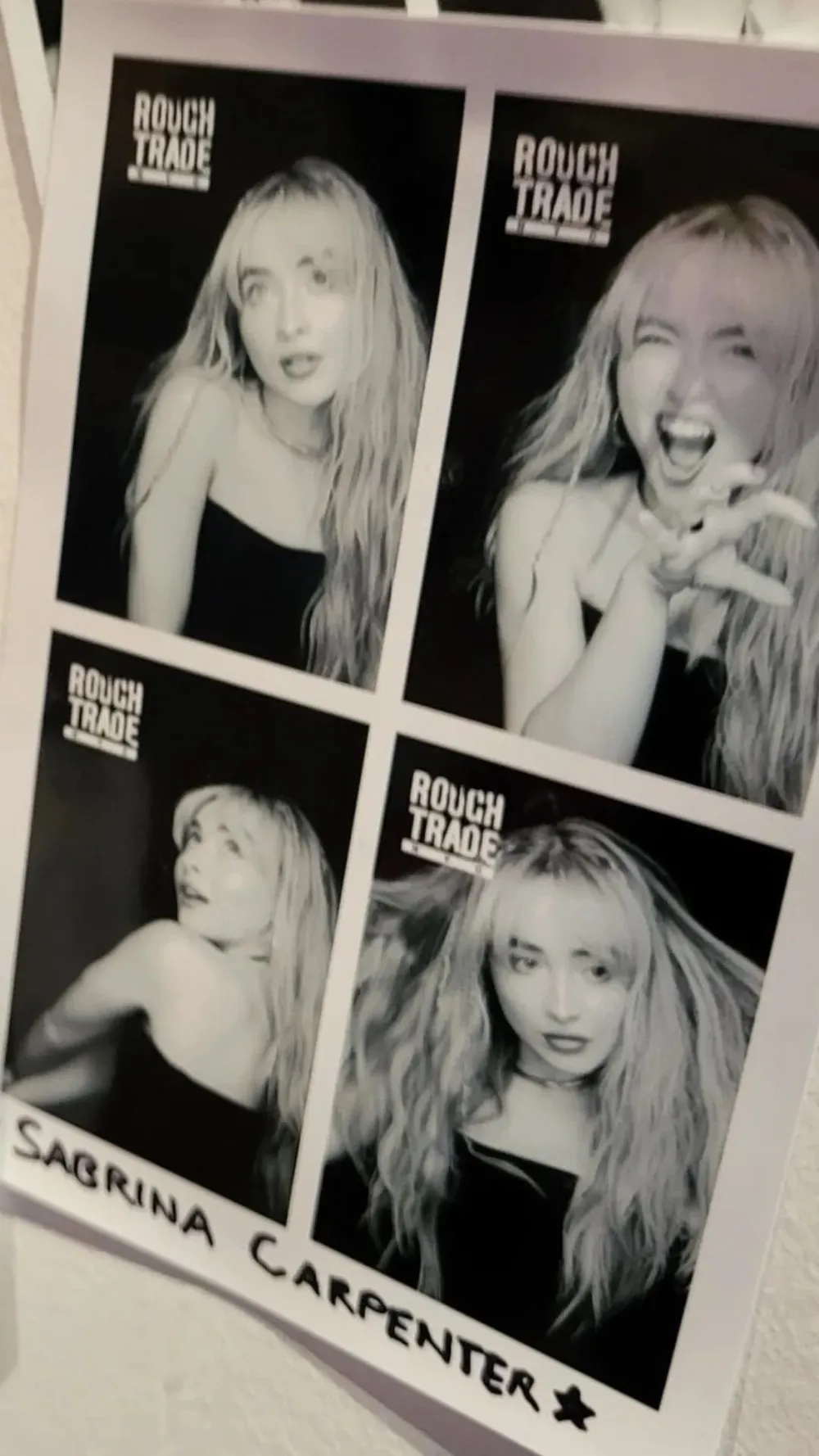SABRINA CARPENTER - Extra Visual 3